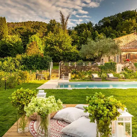 Villa Ester, A Stylish Farmhouse On The Hills-3